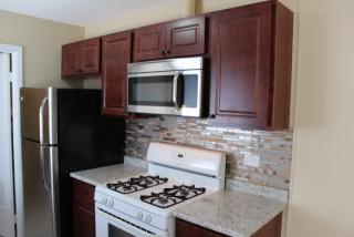 1792 Jamestown Cir, Hoffman Estates IL  60169-6824 exterior