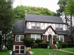 147 Oliver Rd, Newton, MA 02468-2322