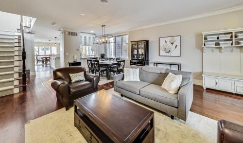 1542 Oakdale Ave, Chicago IL 60657-4024 exterior