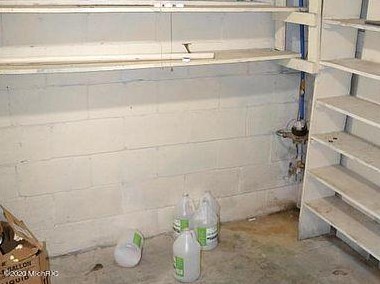 264 Merrill Ave, Meskegon MI 49441-2010 exterior