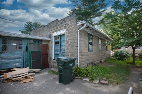 23 Dorset St, Springfield, MA 01108-2817