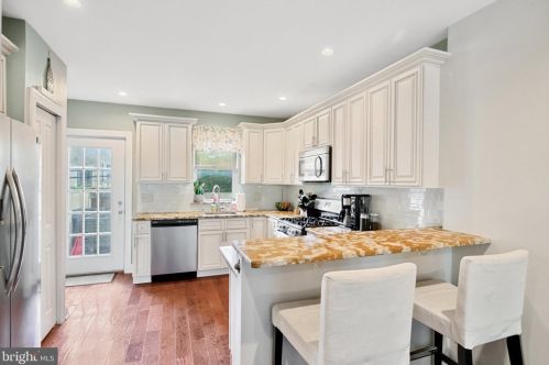 1924 Manton St, Philadelphia PA 19146-3811 exterior