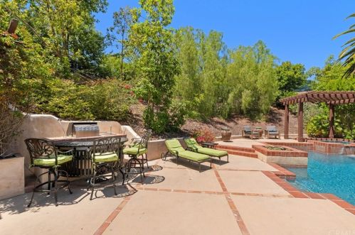 10723 Plumas Way, Tustin CA  92782-4305 exterior