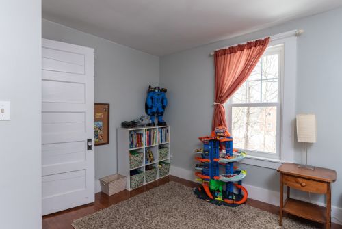 41 Bay Rd, Newmarket NH 03857-1711 exterior