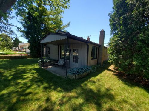 4203 90th St, Milwaukee, WI 53228-2217