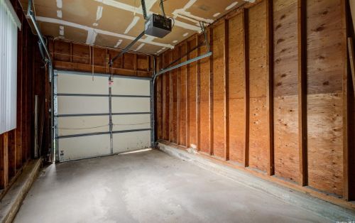 34 Ashley Cir, Commack NY 11725-4642 exterior