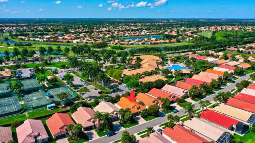 6590 Maybrook Rd, Boynton Beach FL 33437-6411 exterior