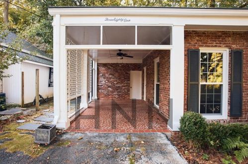 381 Allison Dr, Atlanta GA  30342-4502 exterior