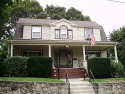 19 Owatonna St, Newton, MA 02466-1410