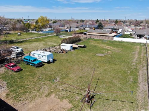 2820 7180, Taylorsville UT 84084-2921 exterior