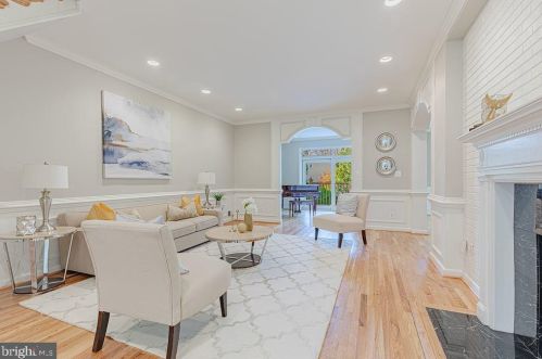 1515 Highwood Dr, Mc Lean VA  22101-5800 exterior