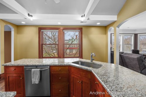 440 Fulton St, Grand Rapids MI 49546-1368 exterior