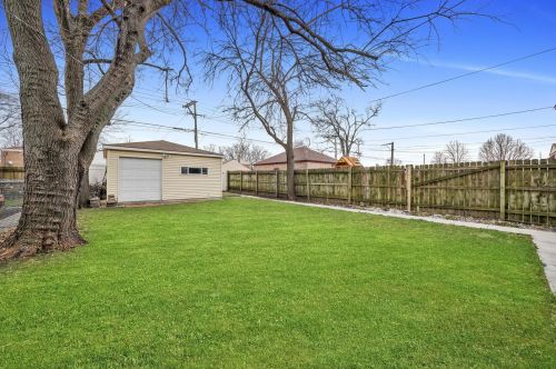 7339 Washtenaw Ave, Chicago IL 60645-1401 exterior