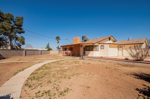 8302 3 St, Tucson AZ 85711-1518 exterior