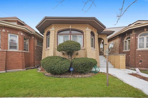 8118 Wolcott Ave, Chicago, IL 60620-5330