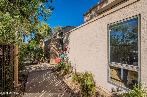 7604 Callisto Cir, Tucson AZ  85715-6910 exterior