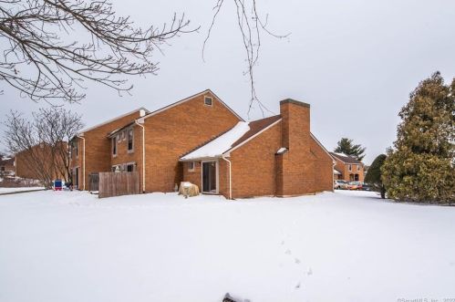 174 Conestoga St, Windsor CT 06095-2201 exterior