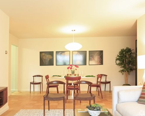 13 Commodore Ln, Babylon NY  11704-8204 exterior