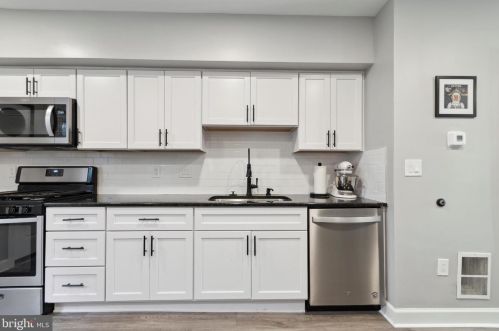 1304 Cleveland St, Philadelphia PA  19146-4605 exterior