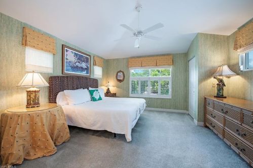 601 15 Ave, Naples FL 34102-7440 exterior