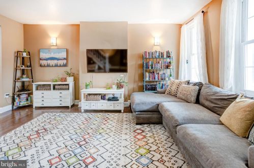 565 Martin St, Philadelphia PA  19128-1620 exterior