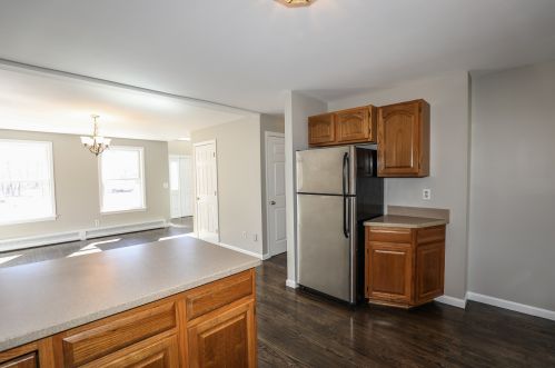 87 Blacksnake Rd, Seabrook NH 03874-4310 exterior