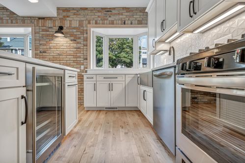 1411 Potter Ave, Milwaukee WI 53207-2115 exterior