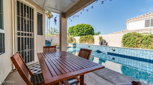 14015 33rd St, Phoenix AZ  85044-8715 exterior