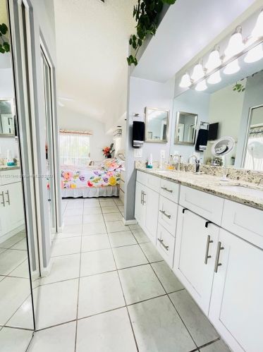 6155 Bay Is Dr, Boynton Beach FL exterior