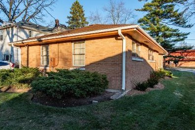 1908 Ave, Waukegan IL 60087-5112 exterior