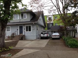 471 13th Ave, Eugene OR  97401-4349 exterior