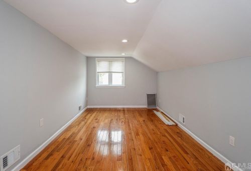 22 La Valencia Rd, Old Bridge NJ  08857-3305 exterior