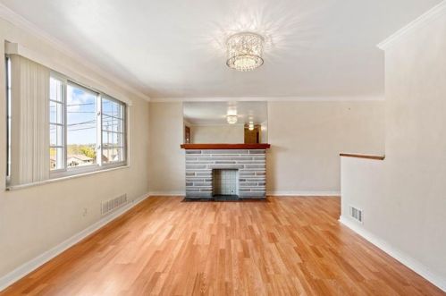 5034 Leona Dr, Pittsburgh PA 15227-3622 exterior