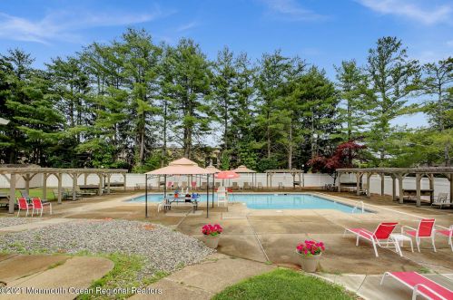 57 Malibu Ct, Old Bridge NJ  08857-3053 exterior