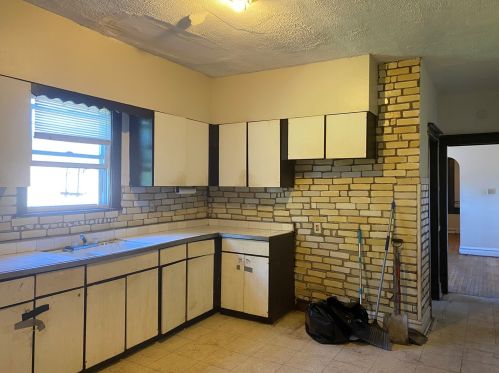 11914 Perry Ave, Chicago IL 60628-6127 exterior