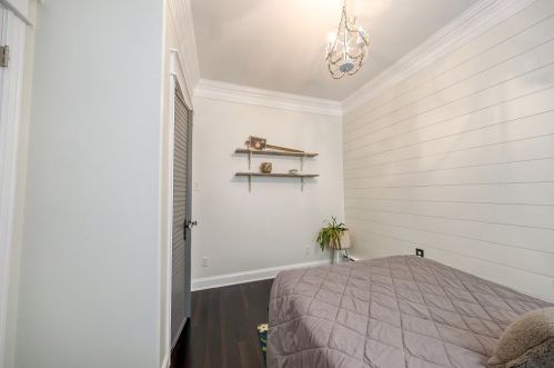 5133 Holmes St, Pittsburgh PA  15201-2433 exterior