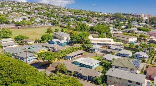 2971 Koali Rd, Honolulu HI 96826-1805 exterior