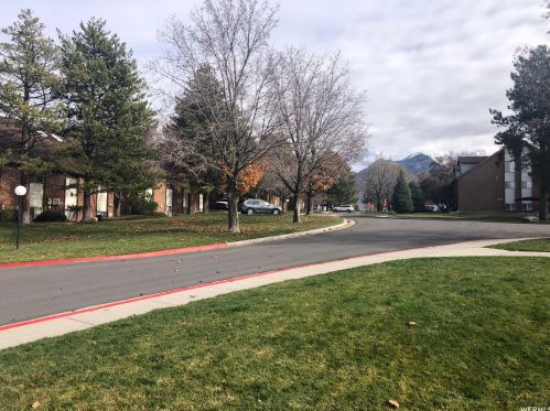 1201 Cottonwood Hl Dr, Sandy UT 84094-0837 exterior