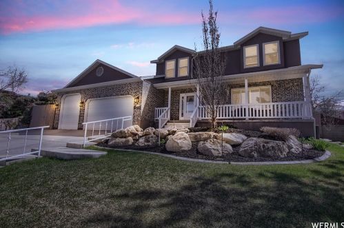 9493 Indian Ridge Dr, Sandy, UT 84092-2944