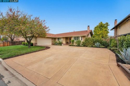 5485 Kirkwood Dr, Concord, CA 94521-1605