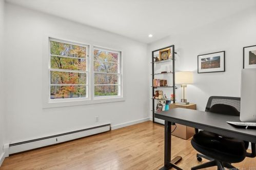 72 Regan Rd, Ridgefield CT  06877-1424 exterior