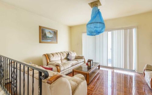 1555 Dwight Pl, Bronx NY 10465-1122 exterior