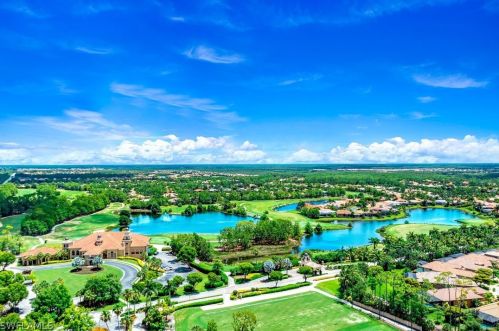 7411 Lantana Cir, Naples FL 34119-9809 exterior