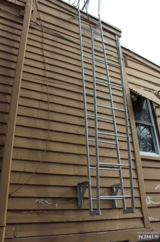 106 Rollinson St, Town Center NJ 07052-4601 exterior