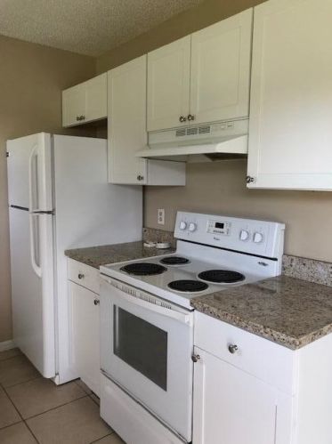 1125 Colorado Ave, Fort Pierce FL 34953-1806 exterior