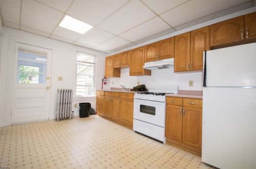 305 Totowa Rd, Paterson NJ 07512-2071 exterior