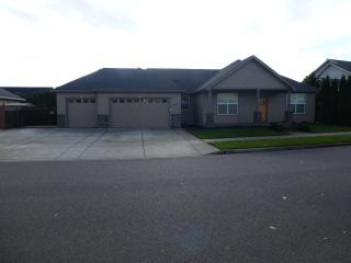 5976 Jordan Dr, Eugene, OR 97402-7574