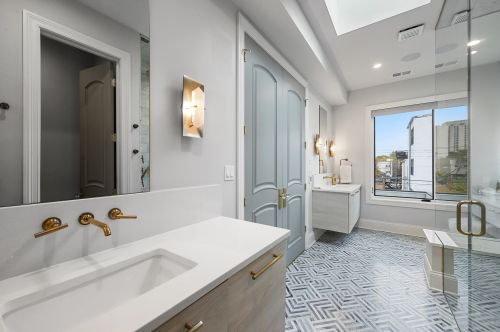 2208 Walton St, Chicago IL 60622-8696 exterior