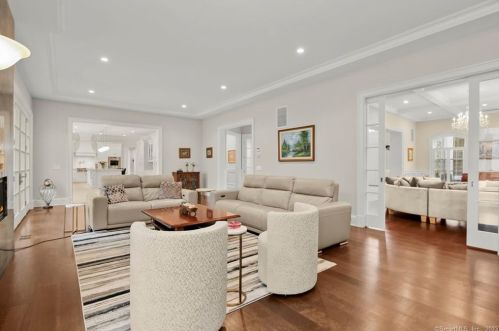 31 Baldwin Farms, Greenwich CT 06831-3307 exterior