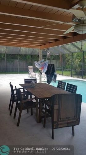 1524 4th St, Boca Raton FL  33486-3206 exterior